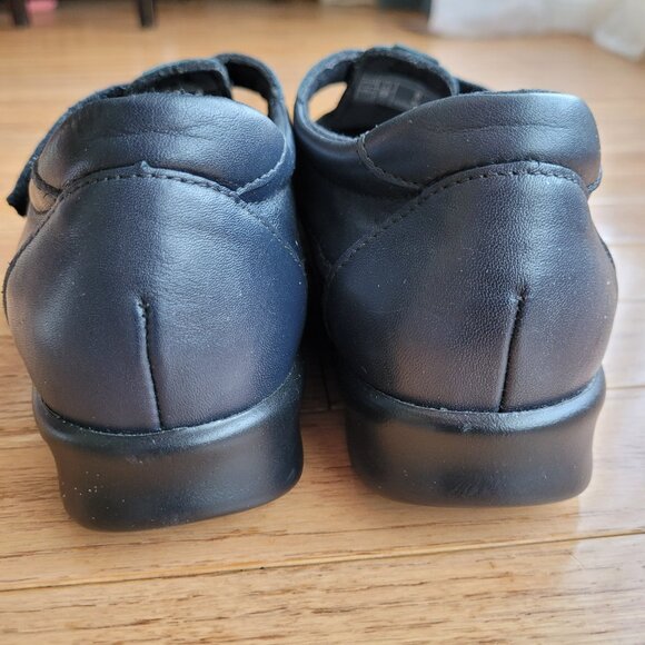 SAS Navy Blue Leather Flats - Picture 4 of 14